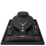 طقم ذهب عيار 18 الوزن 9.98 جرام