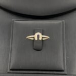 ⁦طقم ذهب حدوة الحظ دورين عيار 18 الوزن 3.44 جم لإطلالة أنيقة وجذابة⁩ - الصورة ⁦2⁩