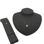 عقد وإسواره ذهب عيار 18 الوزن 1.21 جرام