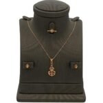 نصف طقم أطفال ذهب عيار 21 الوزن 2.68 جرام