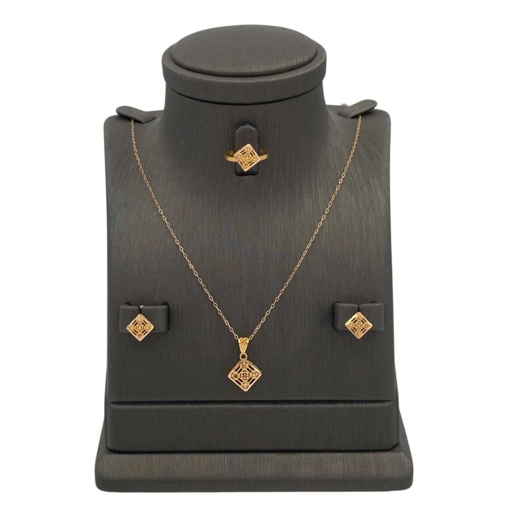 نصف طقم ذهب عيار 21 الوزن 3.08 جرام نصف طقم ذهب عيار 21 الوزن 3.08 جرام