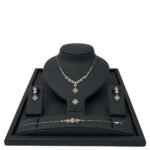 طقم ذهب عيار 18 الوزن 12.71 جرام