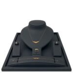 طقم جناح الصقر ذهب عيار 21 وزن 3.56 جرام بفص ازرق راق