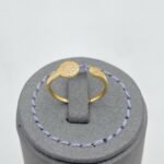 ⁦خاتم ذهب عيار 18 الوزن 0.88 جرام⁩ - الصورة ⁦3⁩