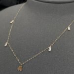 ⁦عقد تشوكر ذهب عيار 18 الوزن 0.70 جرام⁩ - الصورة ⁦2⁩