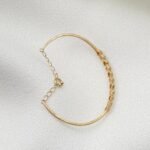 ⁦اسواره مواليد ذهب عيار 18 الوزن 1.37 جرام⁩ - الصورة ⁦2⁩