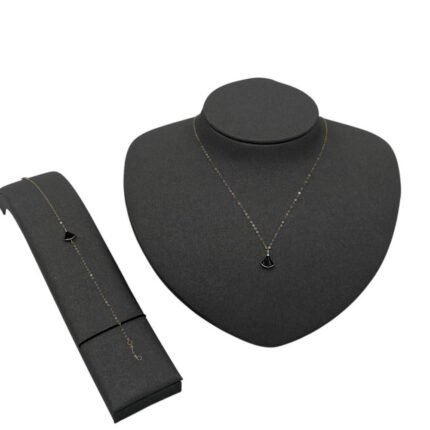 عقد وإسواره ذهب عيار 18 الوزن 0.74 جرام