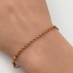 ⁦اسواره ذهب عيار 18 الوزن 1.17 جرام⁩ - الصورة ⁦2⁩