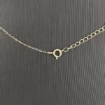 ⁦طقم ذهب قلب عيار 18 وزن 2.99 جم مستوحى من كارتير يزين إطلالتك ببريق راقٍ لا يقاوم⁩ - الصورة ⁦2⁩