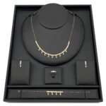 طقم ذهب شوميه عيار 18 وزن 11.19 جم بدلايات متناسقة تروي حكاية أناقتك