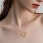عقد ذهب عيار 18 الوزن 1.90 جرام