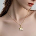 عقد ذهب عيار 18 وزن 1.69 جرام تصميم راقٍ