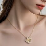 عقد ذهب عيار 18 الوزن 1.4 جرام