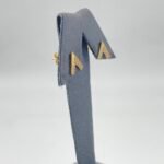 ⁦حلق ذهب عيار 18 الوزن 0.69 جرام⁩ - الصورة ⁦3⁩