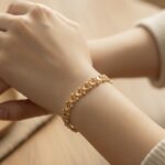 اسواره ذهب عيار 18 الوزن 7.77  جرام