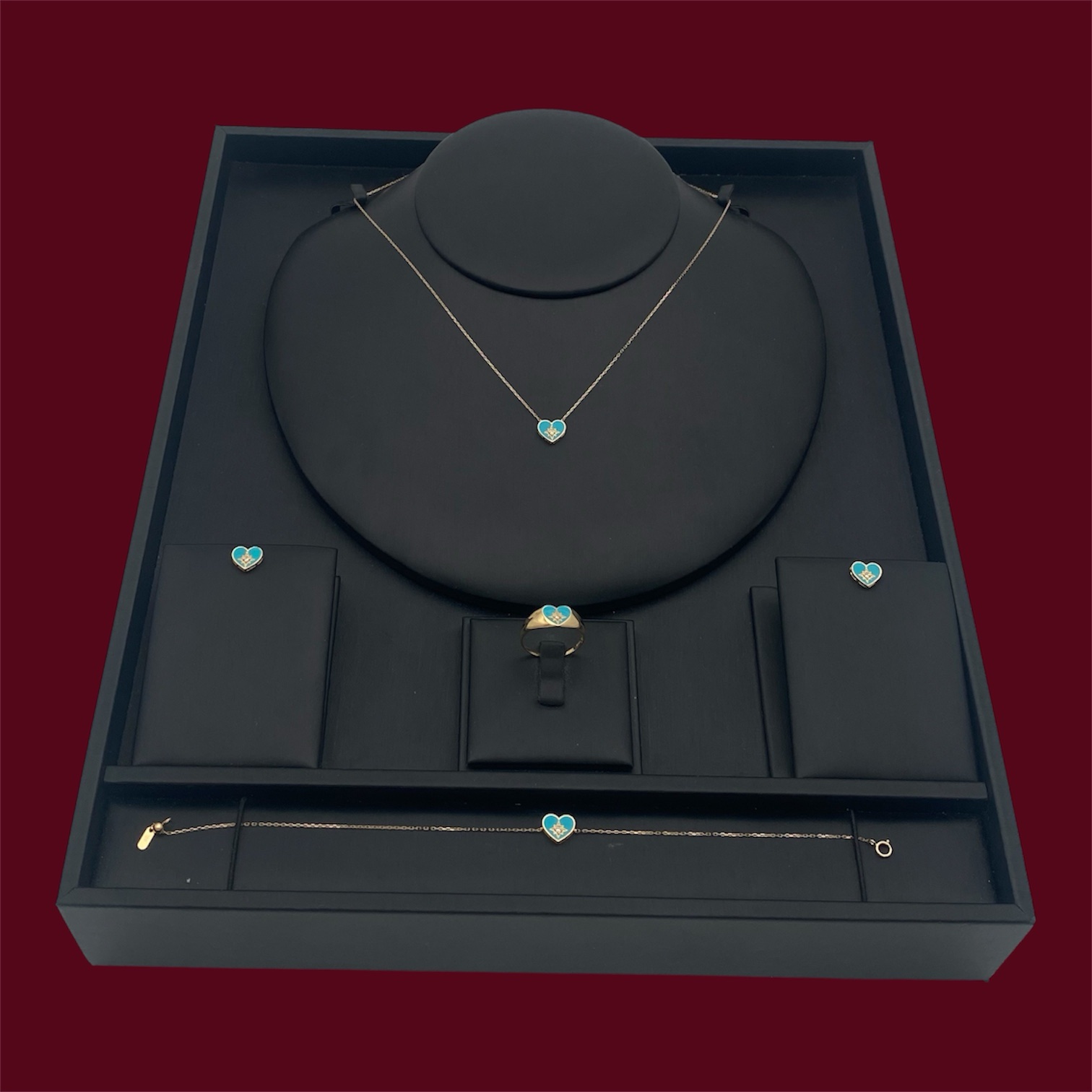 photoroom_20260607_224955 طقم ذهب عيار 18 وزن 4.62 جرام تصميم خاص - الصورة 1
