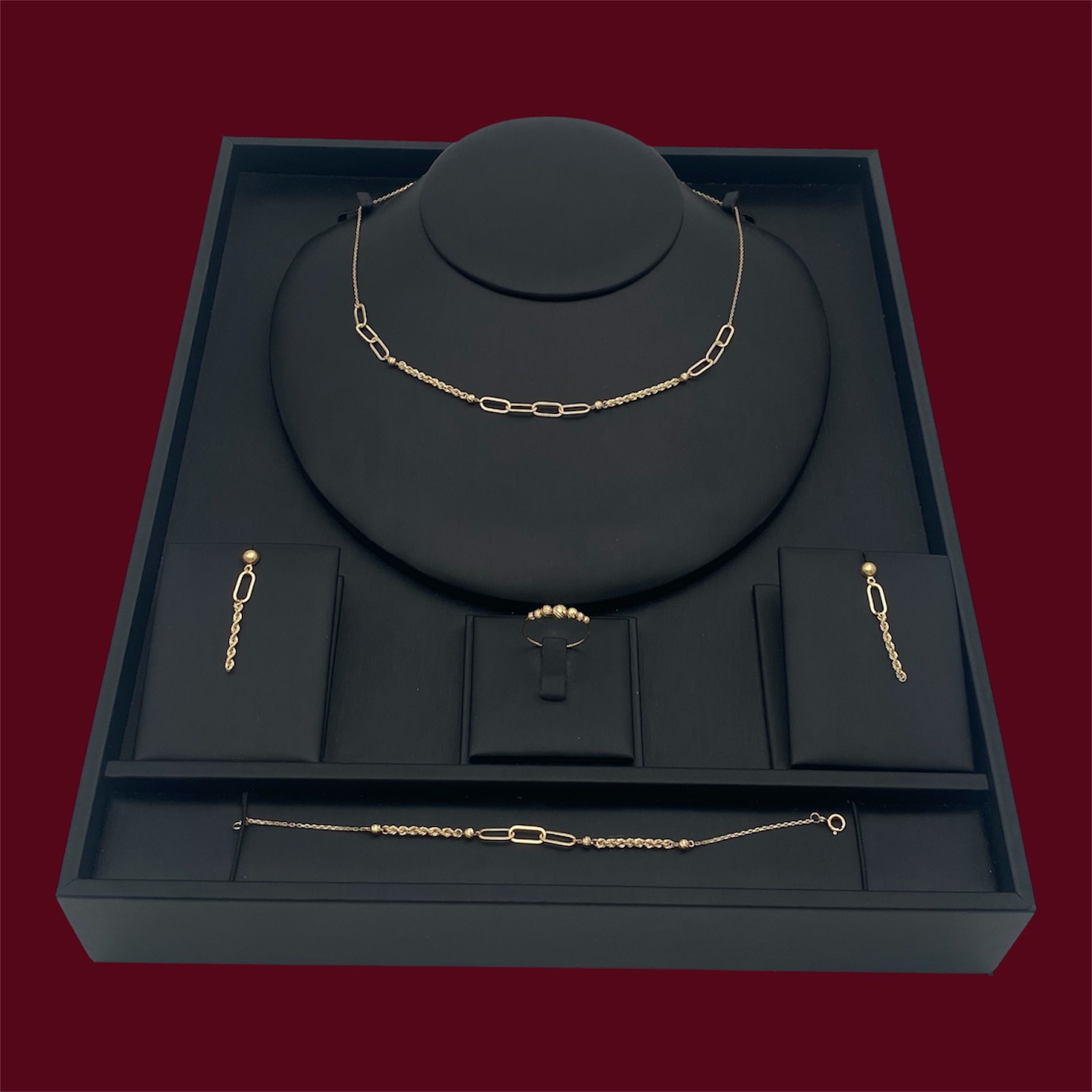 photoroom_20260607_230700 طقم ذهب عيار 18 وزن 6.66 جم تصميم فاخر يضفي لمسة أنثوية راقية - الصورة 1