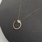 ⁦عقد ذهب عيار 18 وزن 0.93 جرام أناقة جميلة⁩ - الصورة ⁦4⁩