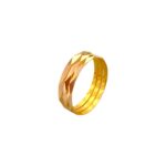 مرامي ذهب عيار 21 بإطلالة ذهبية راقية