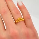 ⁦اسواره وخاتم ذهب عيار 21 الوزن 9.23 جرام⁩ - الصورة ⁦3⁩