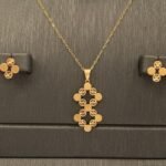 ⁦نصف طقم ذهب عيار 21 الوزن 4.55 جرام⁩ - الصورة ⁦2⁩