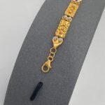 ⁦اسواره ذهب عيار 21 الوزن 8.79 جرام⁩ - الصورة ⁦2⁩