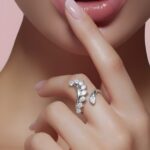 ⁦خاتم ذهب عيار 18 وزن 2.50 جرام بتفاصيل راقية تمنحك تميزاً واضحاً⁩ - الصورة ⁦2⁩