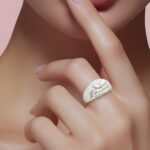 ⁦خاتم ذهب عيار 18 وزن 2.83 جرام بتصميم أنيق يناسب كل المناسبات⁩ - الصورة ⁦2⁩