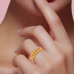 ⁦خاتم ذهب عيار 21 وزن 1.70 جرام تصميم ناعم وأناقة لا تُنسى⁩ - الصورة ⁦2⁩