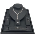 طقم ذهب عيار 18 الوزن 12.42 جرام