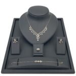 طقم ذهب عيار 18 الوزن 9.35 جرام