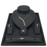 طقم ذهب عيار 18 الوزن 7.31 جرام