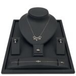 طقم ذهب عيار 18 الوزن 4.07 جرام