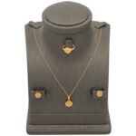 نصف طقم مواليد ذهب عيار 21 الوزن 2.28 جرام