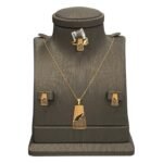 نصف طقم ذهب عيار 21 الوزن 4.84 جرام