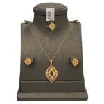 نصف طقم ذهب عيار 21 الوزن 5.08 جرام