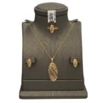 نصف طقم ذهب عيار 21 الوزن 4.24 جرام