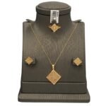 نصف طقم ذهب عيار 21 الوزن 5.55