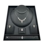 طقم ذهب عيار 18 الوزن 14.28 جرام