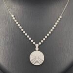 ⁦طقم ابيض ذهب عيار 18 الوزن 9.85 جرام⁩ - الصورة ⁦2⁩