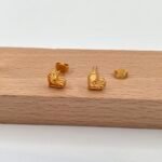 ⁦حلق ذهب عيار 21 الوزن 1.02 جرام⁩ - الصورة ⁦3⁩