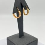 ⁦حلق ذهب عيار 21 الوزن 1.96 جرام⁩ - الصورة ⁦3⁩