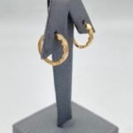 ⁦حلق ذهب عيار 18 الوزن 1.76 جرام⁩ - الصورة ⁦3⁩