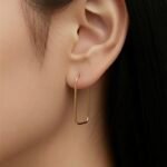 حلق ذهب عيار 18 الوزن 0.83 جرام