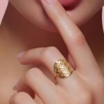 ⁦خاتم ذهب عيار 21 الوزن 1.55 جرام⁩ - الصورة ⁦2⁩