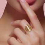 ⁦خاتم ذهب عيار 21 وزن 1.61 جرام قطعة فاخرة تضيف حضورًا مختلفًا⁩ - الصورة ⁦2⁩