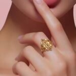 ⁦خاتم ذهب عيار 21 وزن 1.71 جرام بجمال هادئ يناسب جميع المناسبات⁩ - الصورة ⁦2⁩