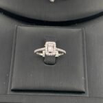⁦طقم ابيض ذهب عيار 18 الوزن 28.78 جرام⁩ - الصورة ⁦2⁩