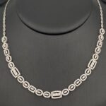 ⁦نصف طقم ابيض ذهب عيار 18 الوزن 14.98 جرام⁩ - الصورة ⁦3⁩