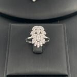 ⁦طقم ابيض ذهب عيار 18 الوزن 26.98 جرام⁩ - الصورة ⁦6⁩